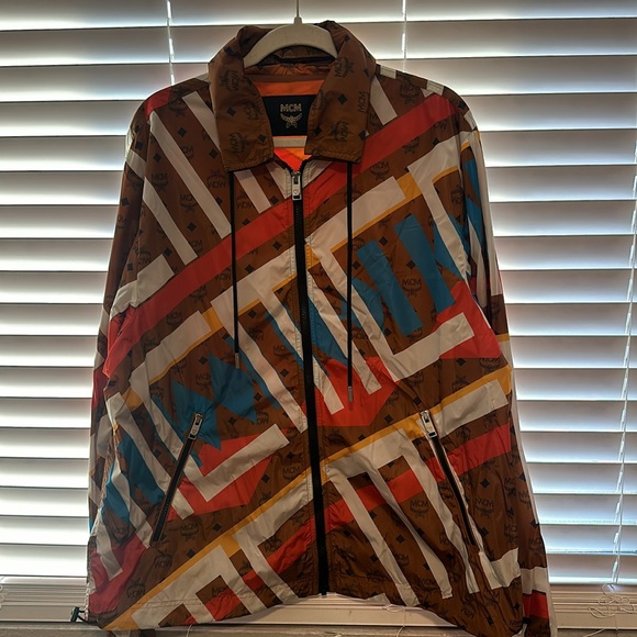 MCM  windbreaker gently used - Picture 2 of 4